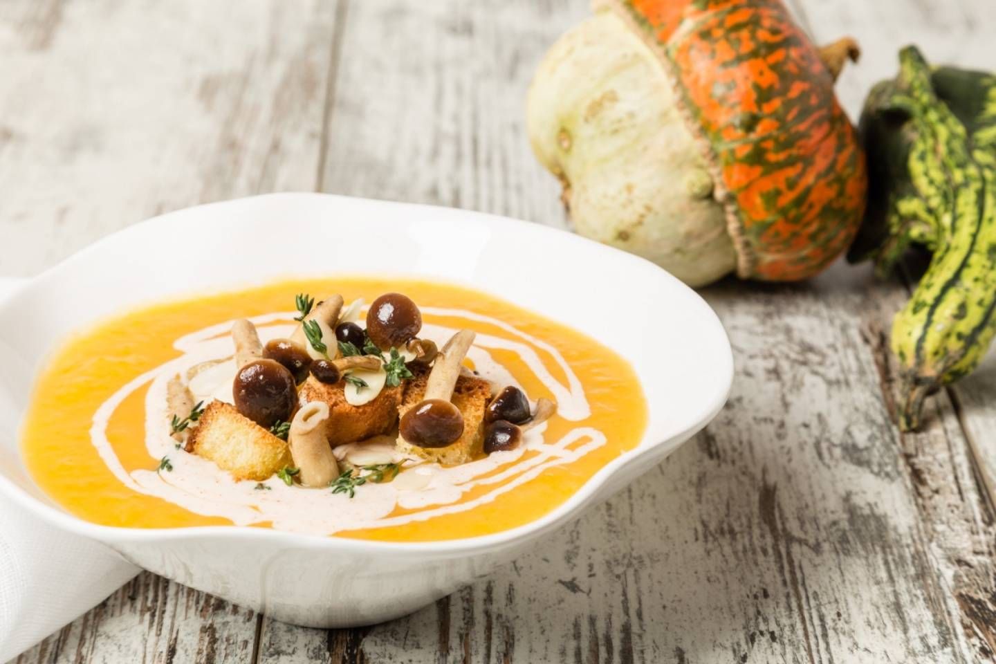 vellutata-di-zucca-e-patate-con-panna-leggera-e-funghi_3-b